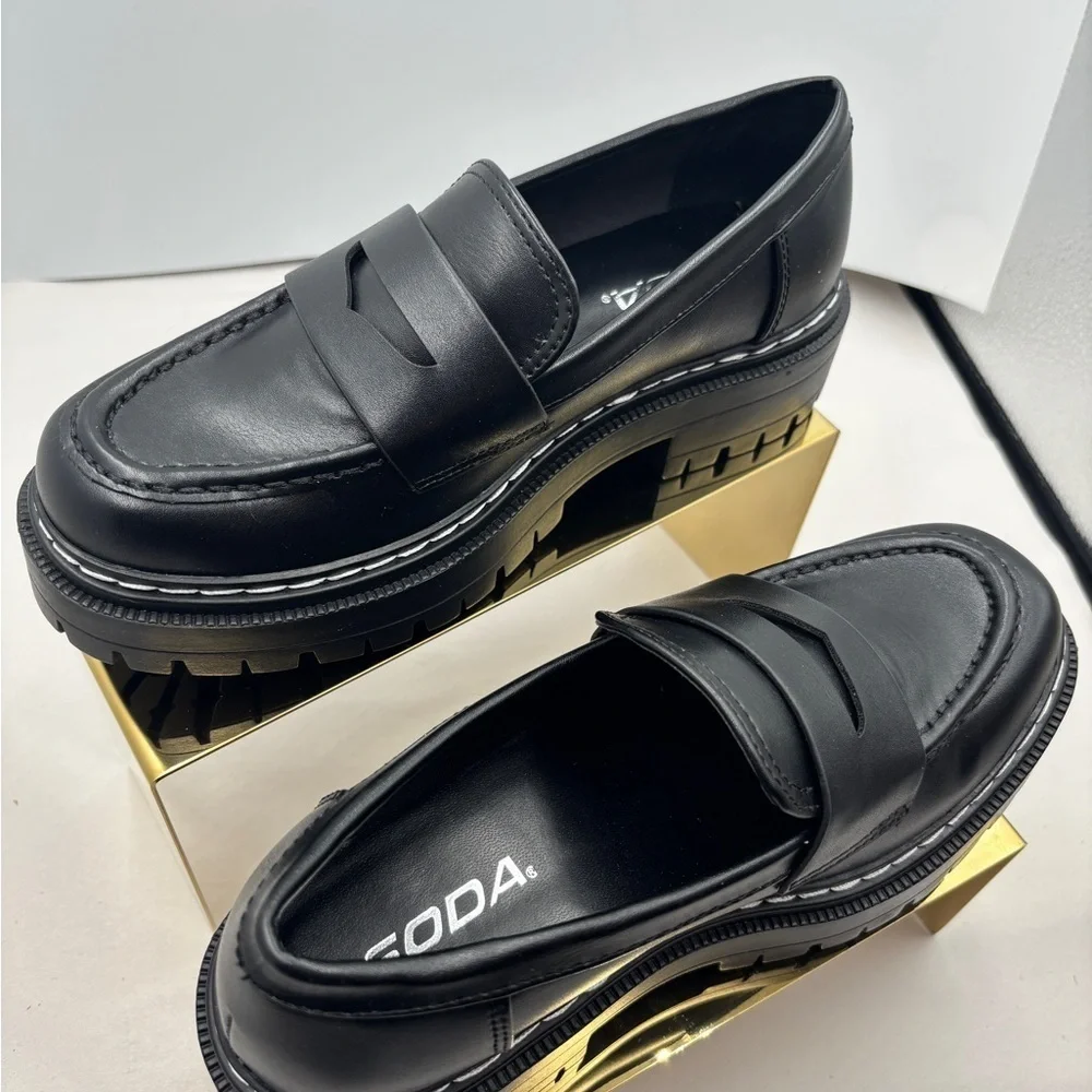Soda Eurekas platform soho Women's Black Chunky slip on  Loafers